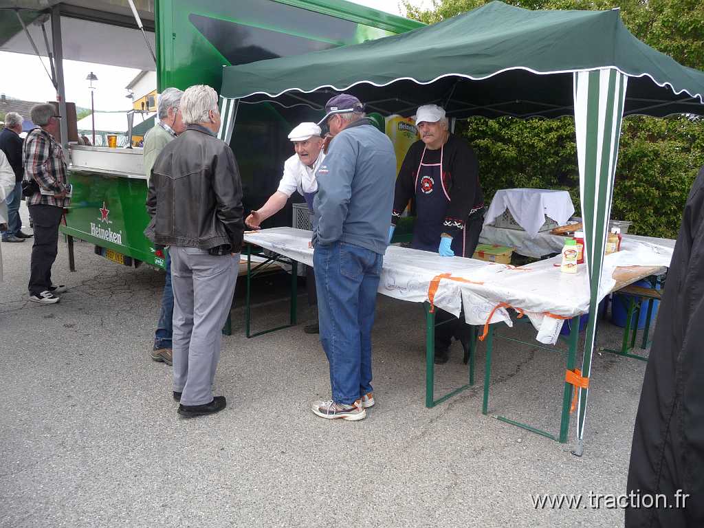 2014_Soultzmatt (80).JPG - 24ème Bourse d'Echanges de Soultzmatt organisé par le CVAAM, buvette et grillades